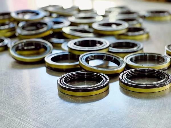 What are the features of industrial oil seals?